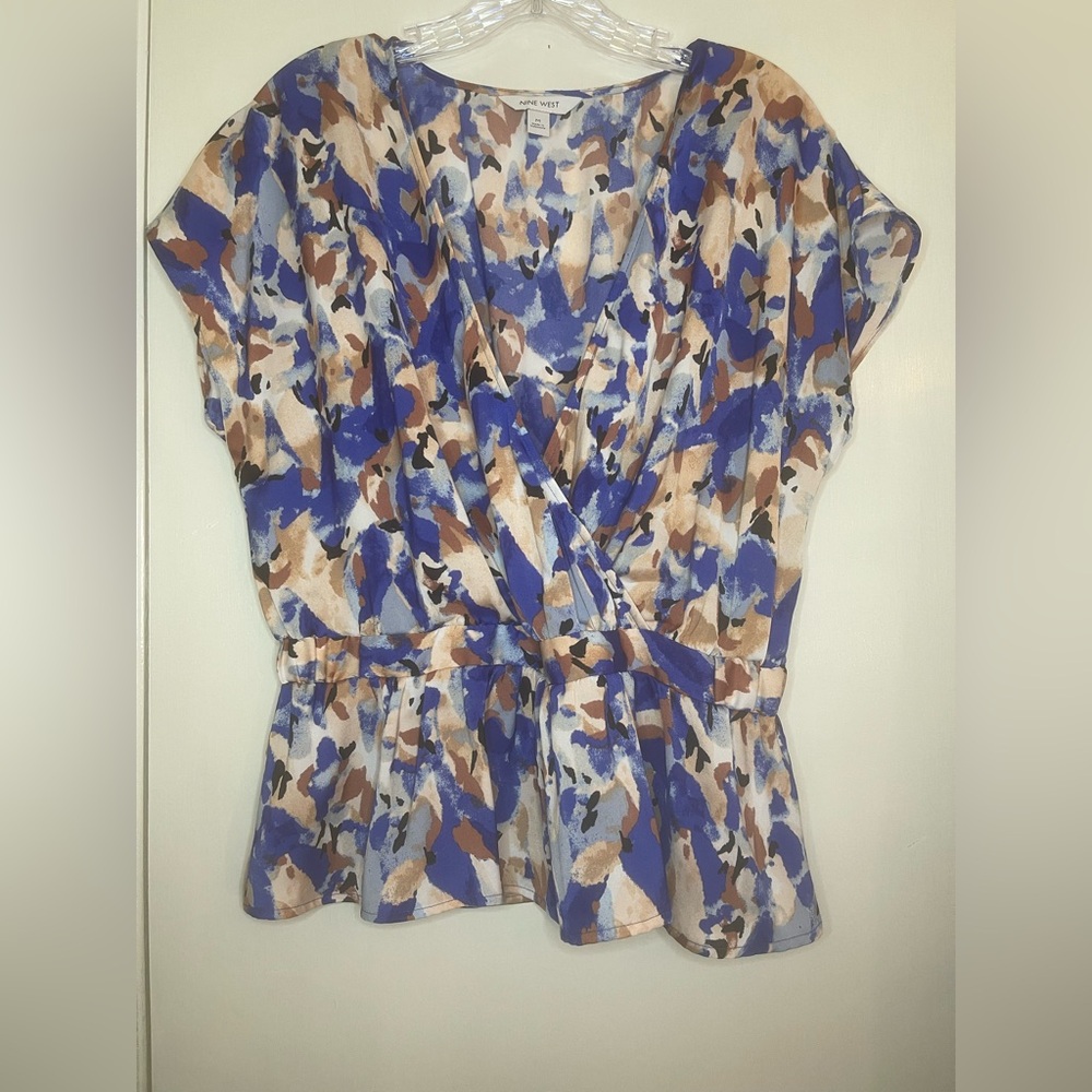 Nine West Capped Sleeve V-Neck Blouse Multi Color Abstract Print-Size M